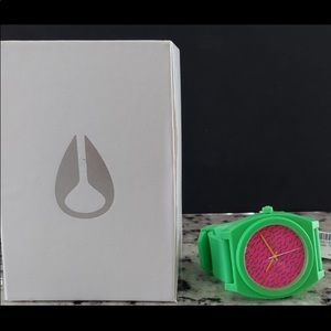 Nixon watch color (green neon) 40 mm